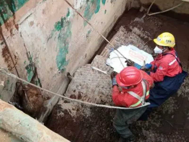 济南市中区抽化粪池清理济南专业疏通下水道抽淤泥